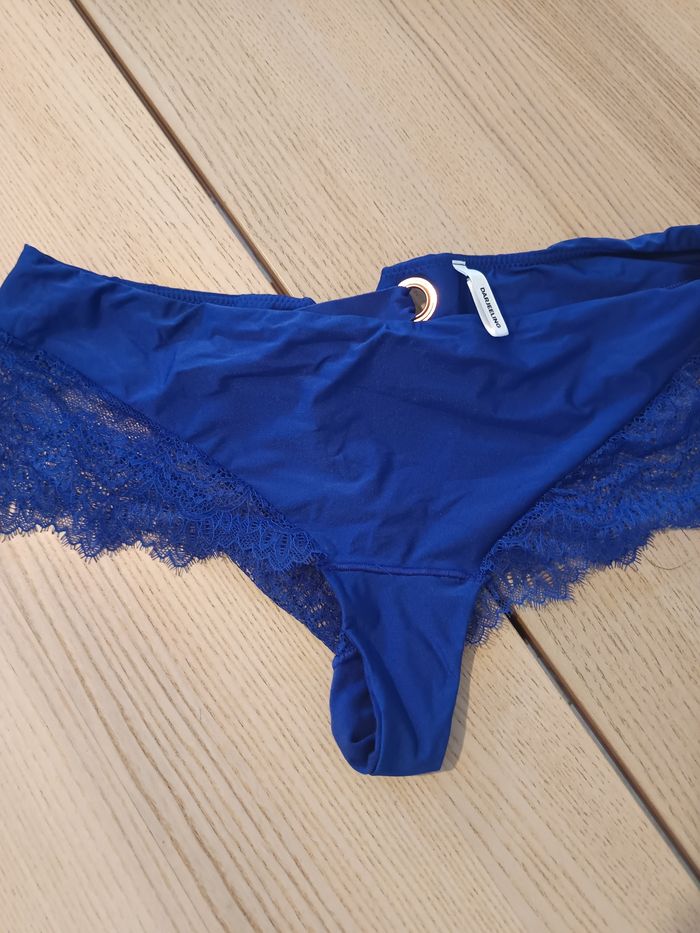 Culotte bleue électrique satinée et dentelle - photo numéro 4