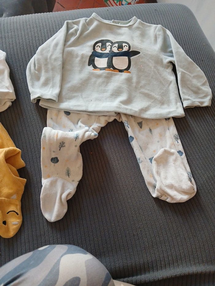 2 pyjamas deux pièces - photo numéro 2