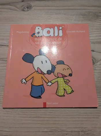 Bali s'occupe de sa petite sœur