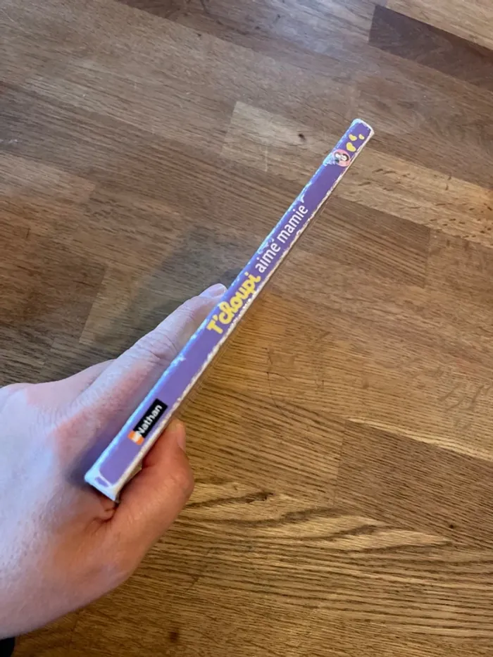 Livre cartonné Tchoupi aime mamie - photo numéro 2