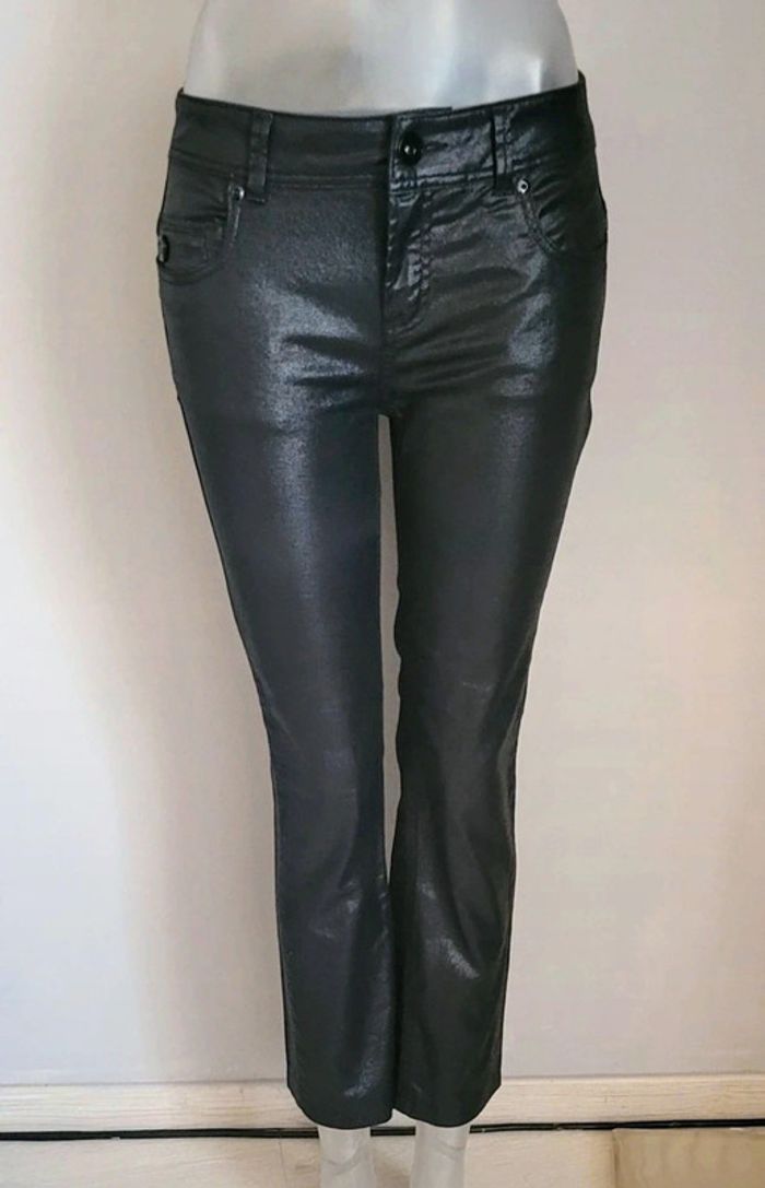 Pantalon enduit noir. Taille semi haute. Chipie soho S36/M38. Etat neuf 🥰 - photo numéro 2