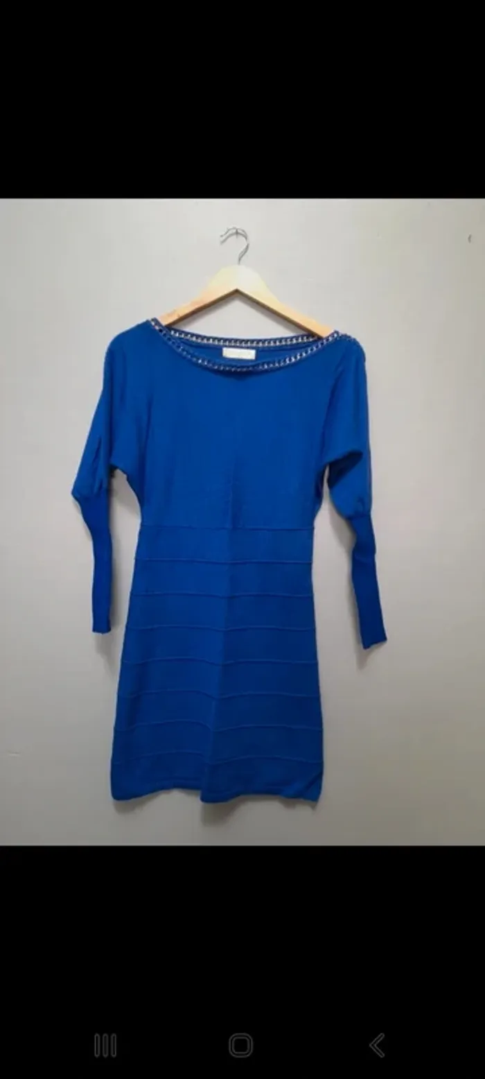 Robe pull avec ornement - photo numéro 2