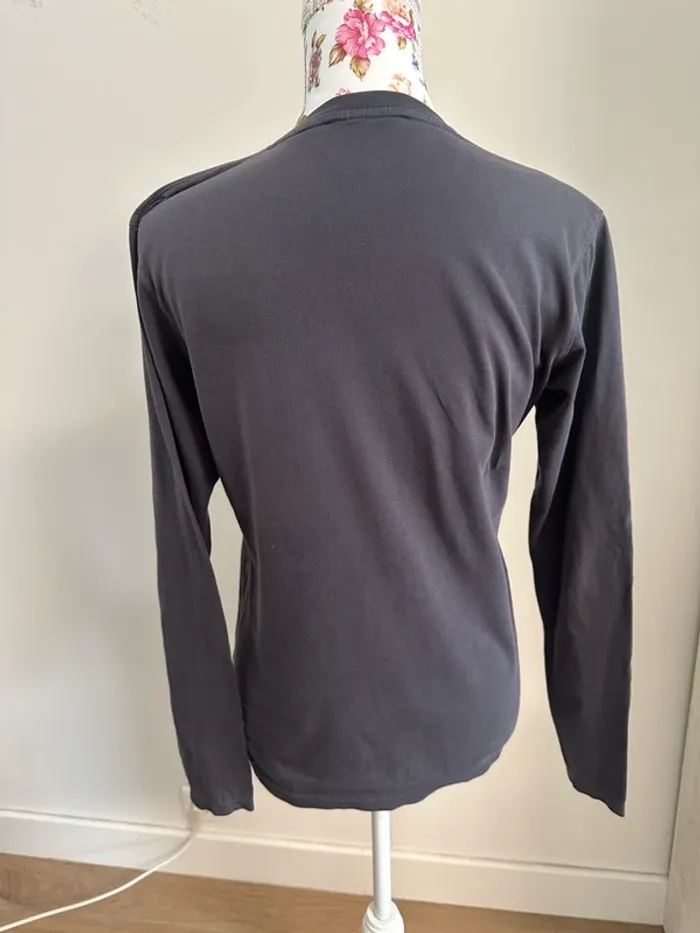 T-shirt Uniqlo gris foncé - photo numéro 5