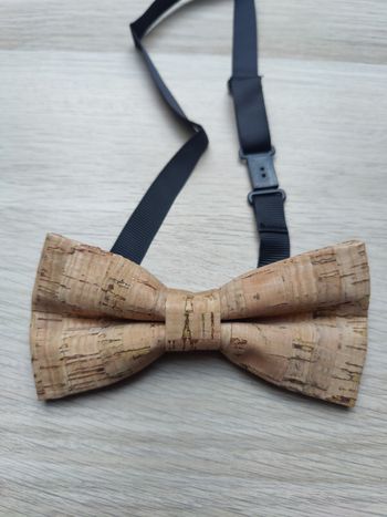 Nœud papillon liège traces marrons 
