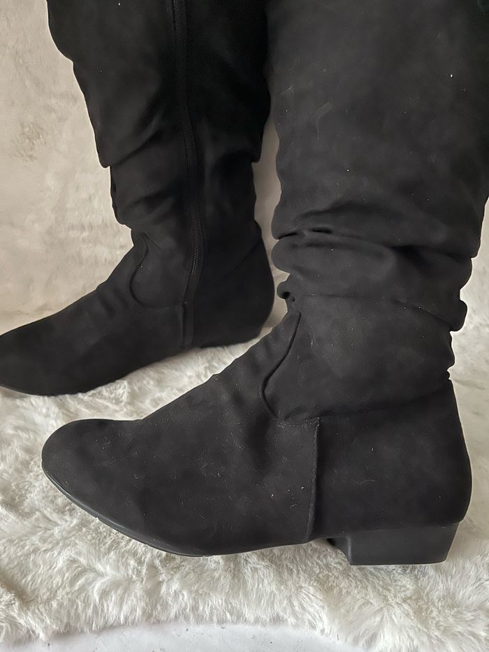 Bottes noires pointure 35 Talons 3 cm, matière effet daim, fermeture éclair - photo numéro 6