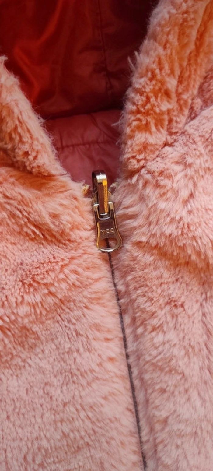 Manteau fausse fourrure rose Kiabi 3 ans. - photo numéro 6