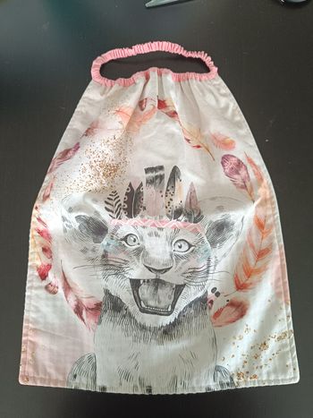 Grand bavoir maternelle fille avec élastique autour du cou - doublé nid d'abeille 