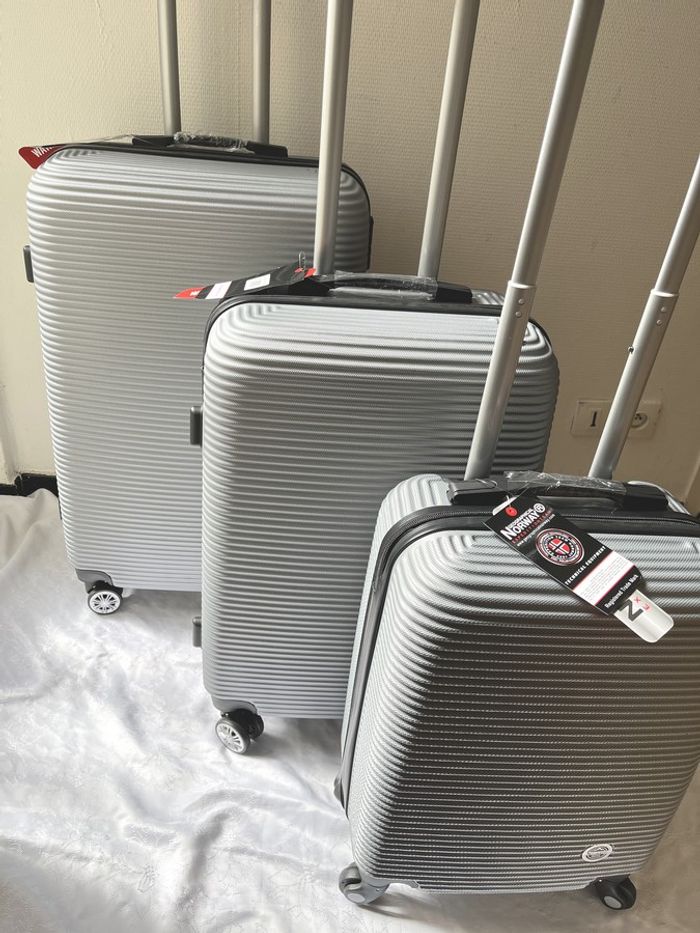 Set 3 valises rigides Geographical Norway gris à 4 roulettes, 1 valise à cabine 20 pouces, 1 moyenne - photo numéro 7
