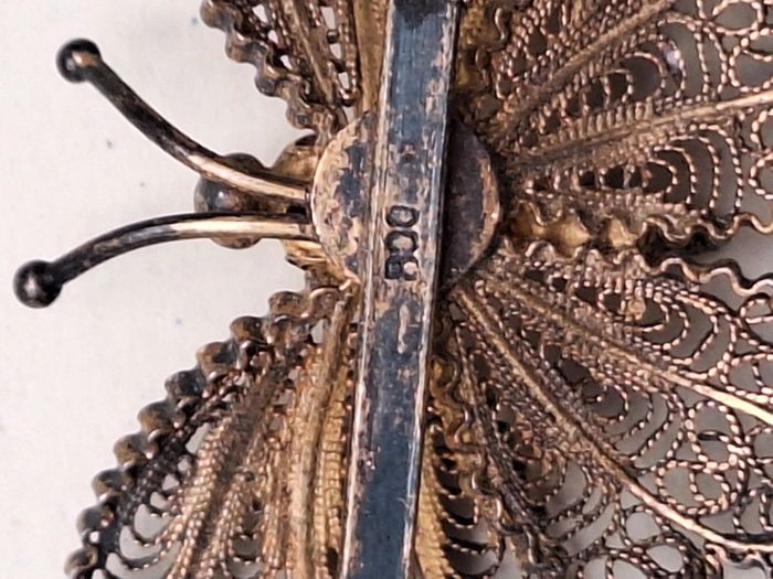 Broche en argent filigrané en forme de papillon - photo numéro 5