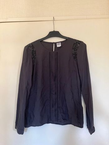 Blouse grise manches longues
