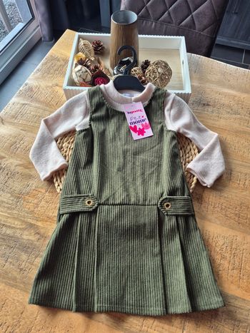 Robe Kaki et pull 3 ans