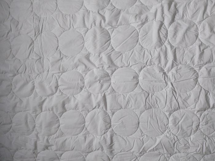 Couette lit bébé 110x125 – blanche/grise – légère & respirante - photo numéro 4