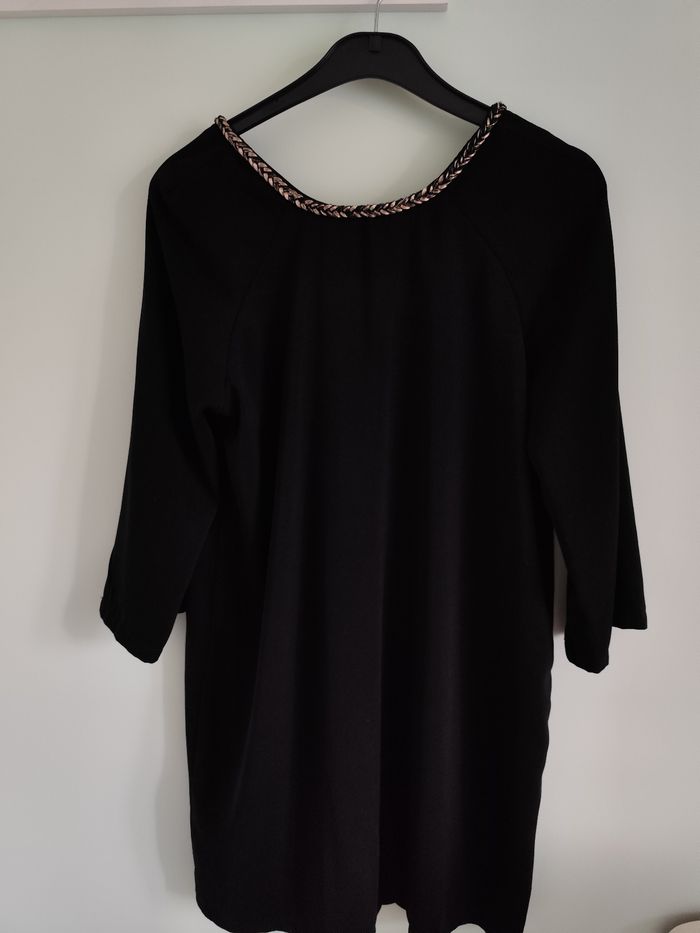 Robe noire taille M/L - photo numéro 2