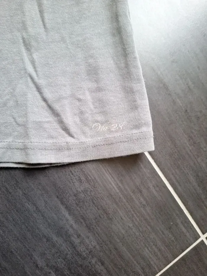 T-shirt gris - photo numéro 5