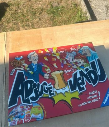 Jeu de société « Adjugé vendu »