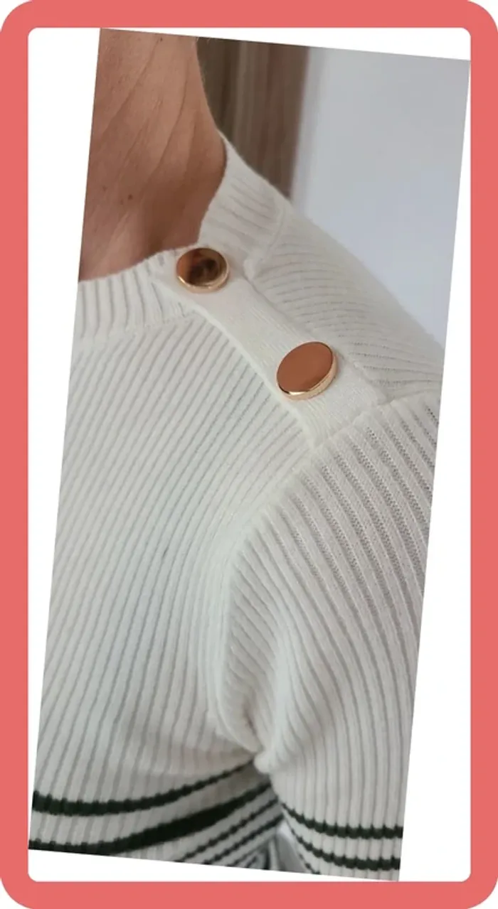 Joli Top en maille fine, coeur kaki, Neuf avec étiquette - photo numéro 5