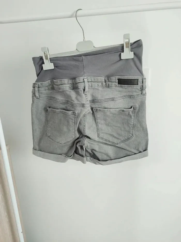 Short court maternité grossesse taille 42 H&M - photo numéro 3