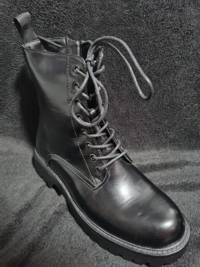Paire De Bottines Noires - photo numéro 9