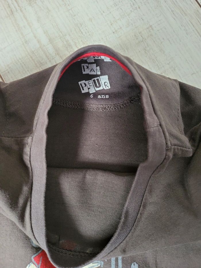 Lot 4 t-shirts manches longues garçon 6 ans très bon état - photo numéro 8