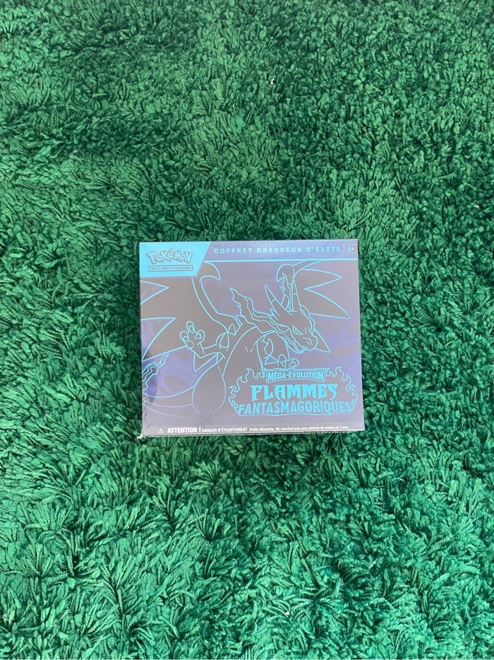 Coffret dresseur d’élite flammes fantasmagoriques me02 pokemon - photo numéro 1