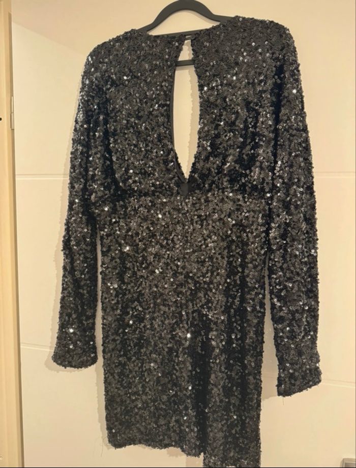 Robe de soirée noire à paillettes - photo numéro 2