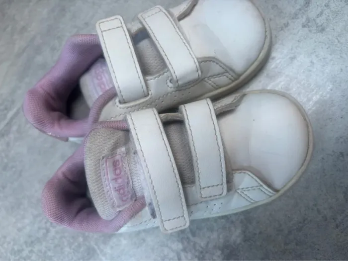 Basket adidas fille taille 23 rose et blanche - photo numéro 2