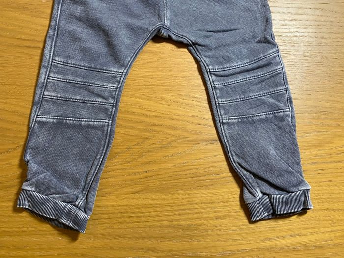 H&M Jogging gris mixte Taille 18/24 mois - photo numéro 3