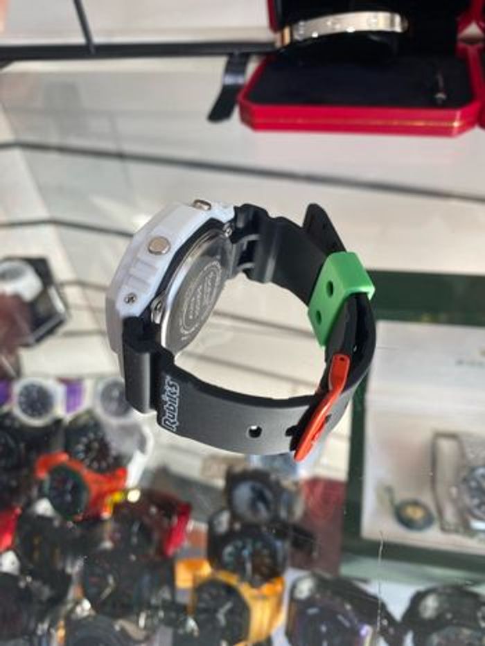 Montre G Shock X Rubik’s - édition spéciale - photo numéro 3