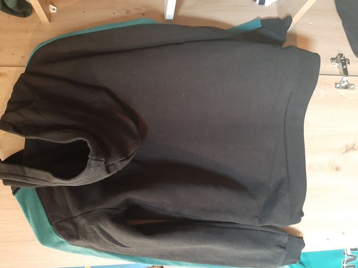 Pull Noir et Vert 12ans - photo numéro 2