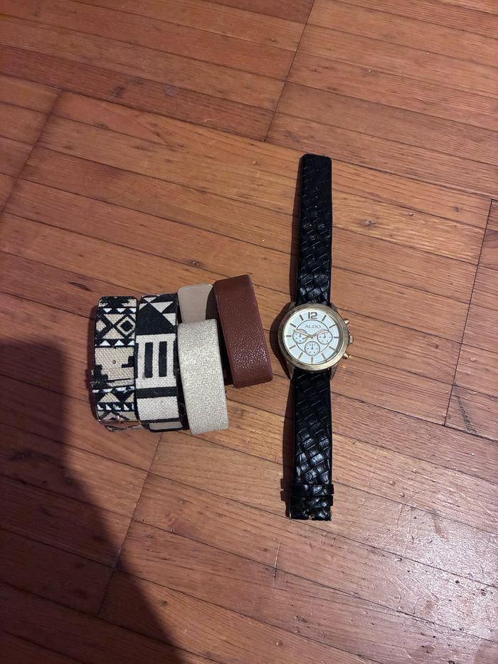 Montre à bracelets interchangeables