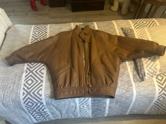 Blouson chauve-souris en cuir - photo numéro 3