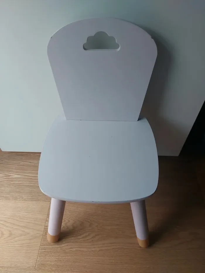 Deliziosa seggiolina / sedia in legno lilla chiaro - photo numéro 3