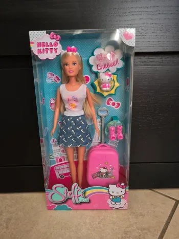 poupée Hello Kitty 29 cm en voyages Steffi love