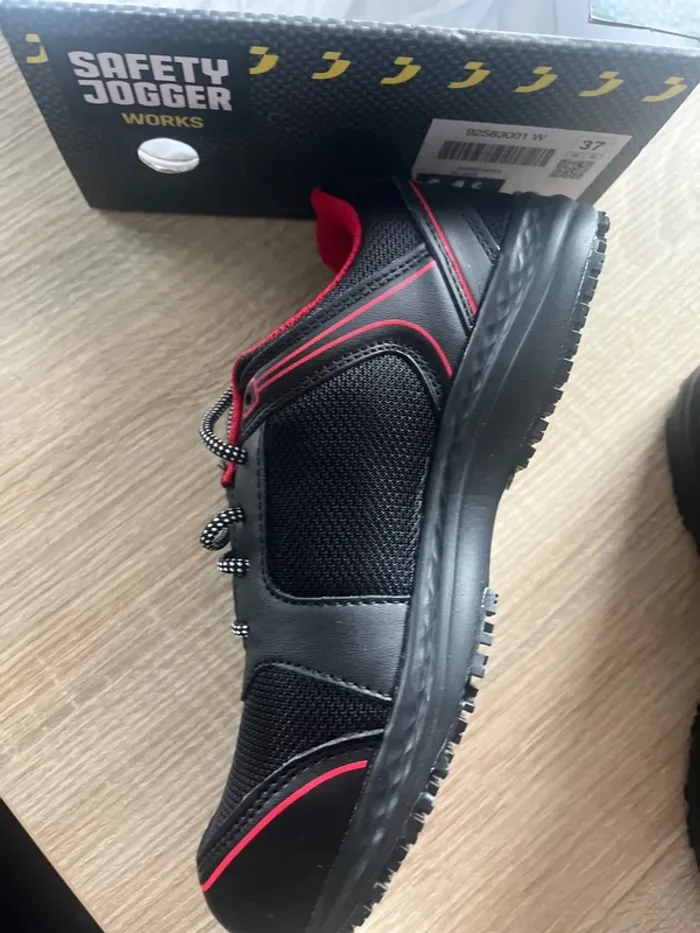 Chaussures de sécurité femme - photo numéro 3