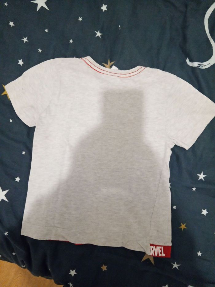 T-shirt marvel _ 7 ans - photo numéro 3
