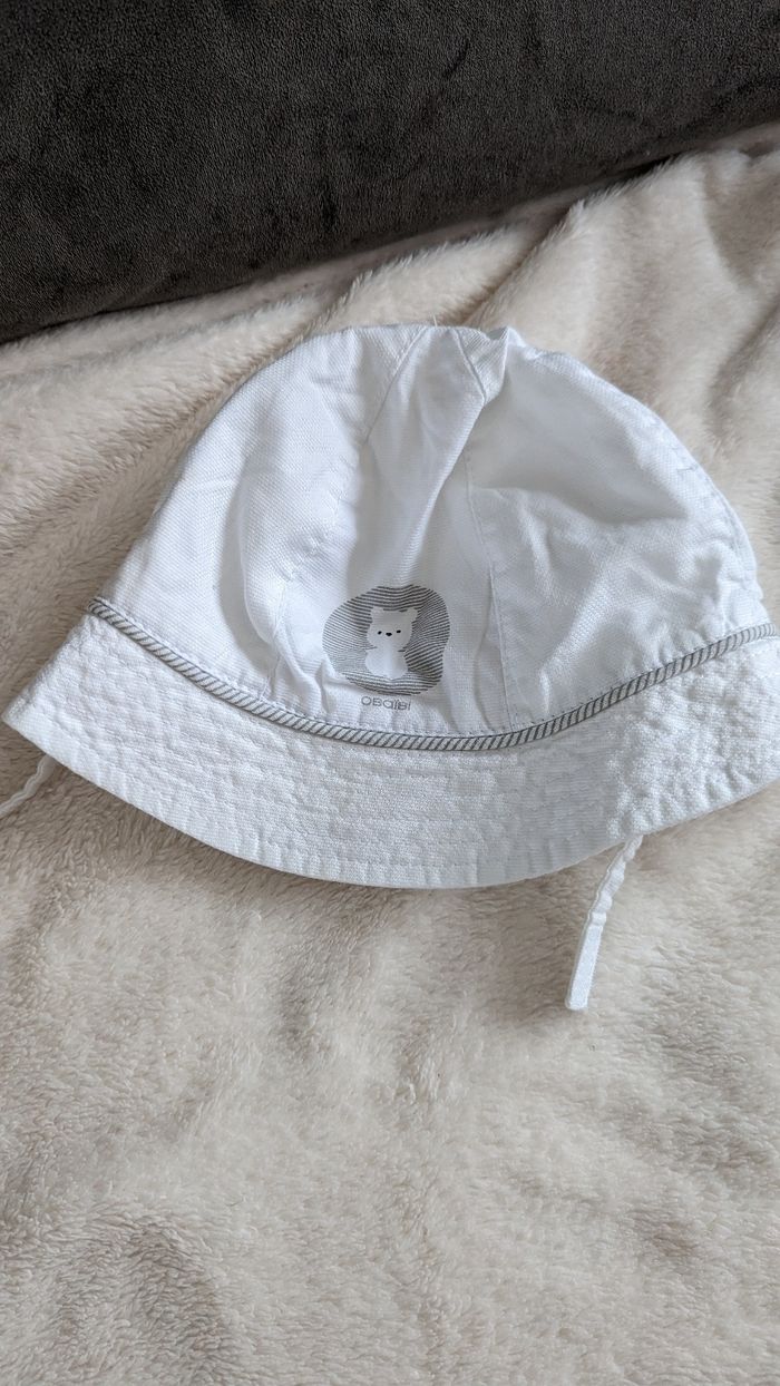 Lot bon et casquette 3/6 mois
