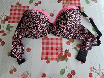 SOUTIEN-GORGE ROSE DENTELLE AVEC NOEUD DEVANT TAILLE 100C MARQUE FASHION PRIVATE COMPANY