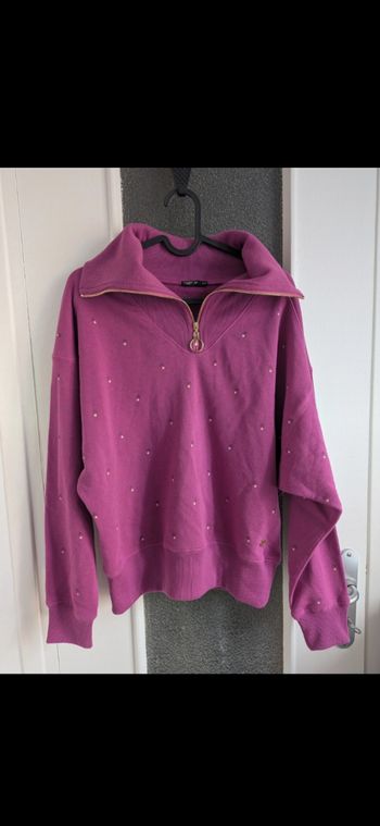 Sweat pull rose/violet vintage à motif