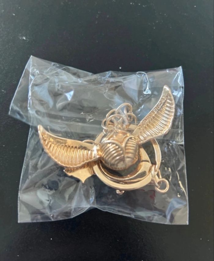 Magnifique porte clé vif d'or Harry Potter neuf - photo numéro 2