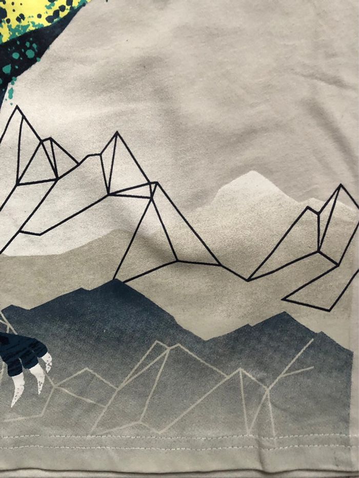 Tee-shirts neufs - photo numéro 3