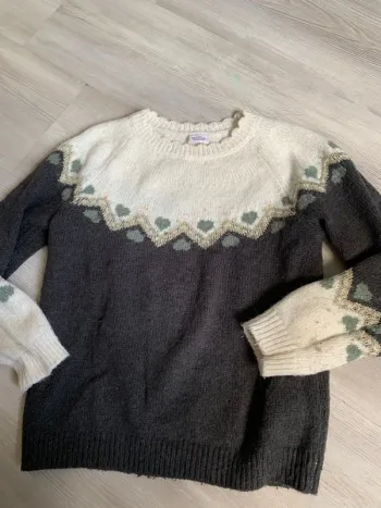 Joli pull TAO