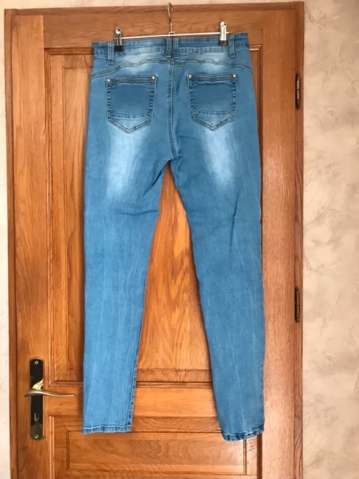 Jean femme T.44 - photo numéro 3
