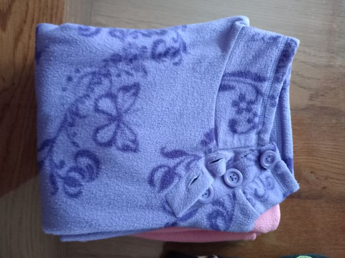 Lot 4 pulls et polaires (10 ans) - photo numéro 6