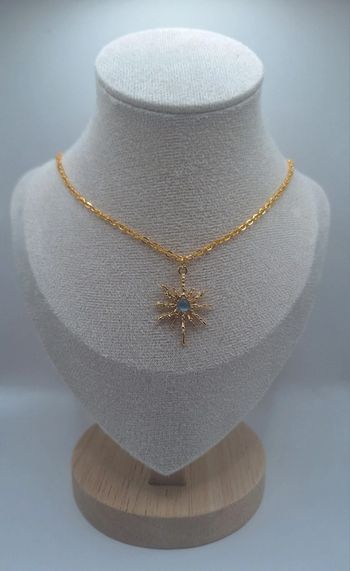 Collier avec sa pierre