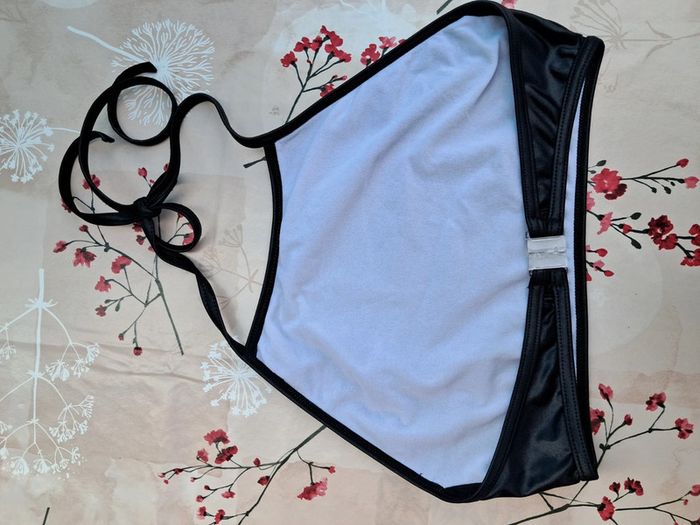 Très joli haut de maillot de bain / sport aquatique noir - T38-40 - photo numéro 2