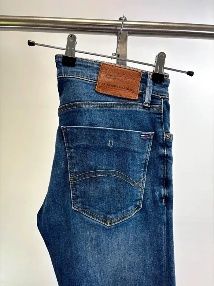 Jean Hilfiger Denim 29 US vintage bonne qualité - Tommy Hilfiger Jean brut A168 - photo numéro 3