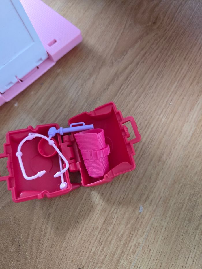 Véhicule médical Barbie - photo numéro 4