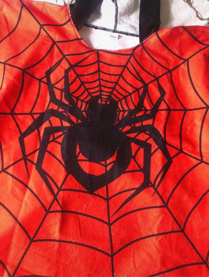 Sortie de bain shein spiderman 6 ans - photo numéro 2