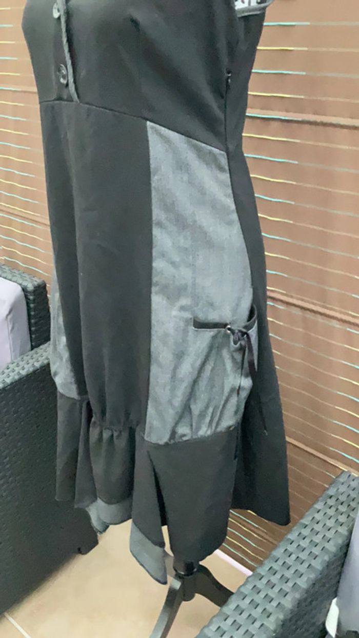 Robe noire et grise sans manche taille L (n°30) - photo numéro 2