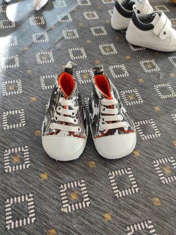 Baskets camouflage bébé taille 16-17